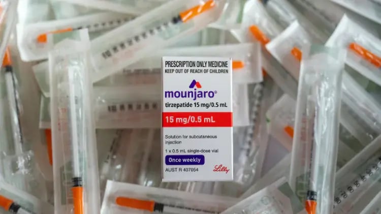caja-de-mounjaro-y-agujas-68475a0a8abba