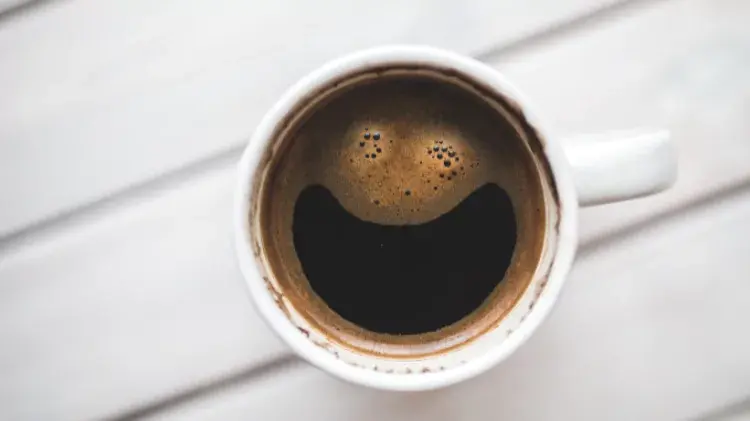 Café negro servido